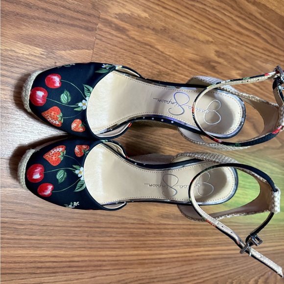 Jessica Simpson Black Cherry Wedges - Picture 3 of 5